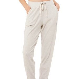 Alo Muse sweatpants, in bone, perfect condition